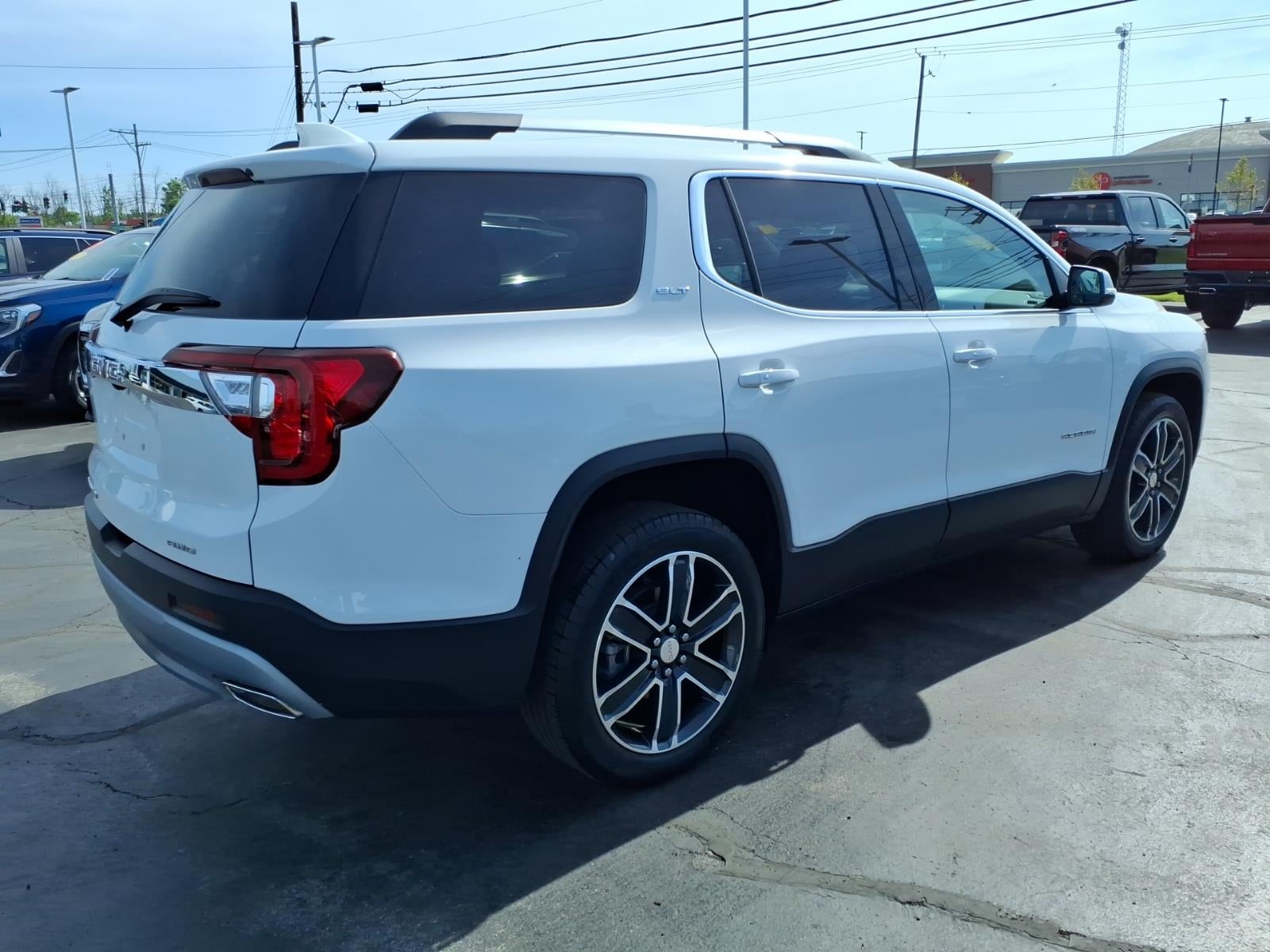 2023 GMC Acadia SLT