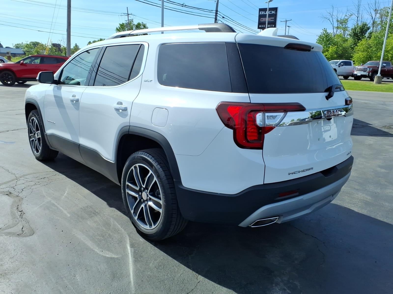 2023 GMC Acadia SLT