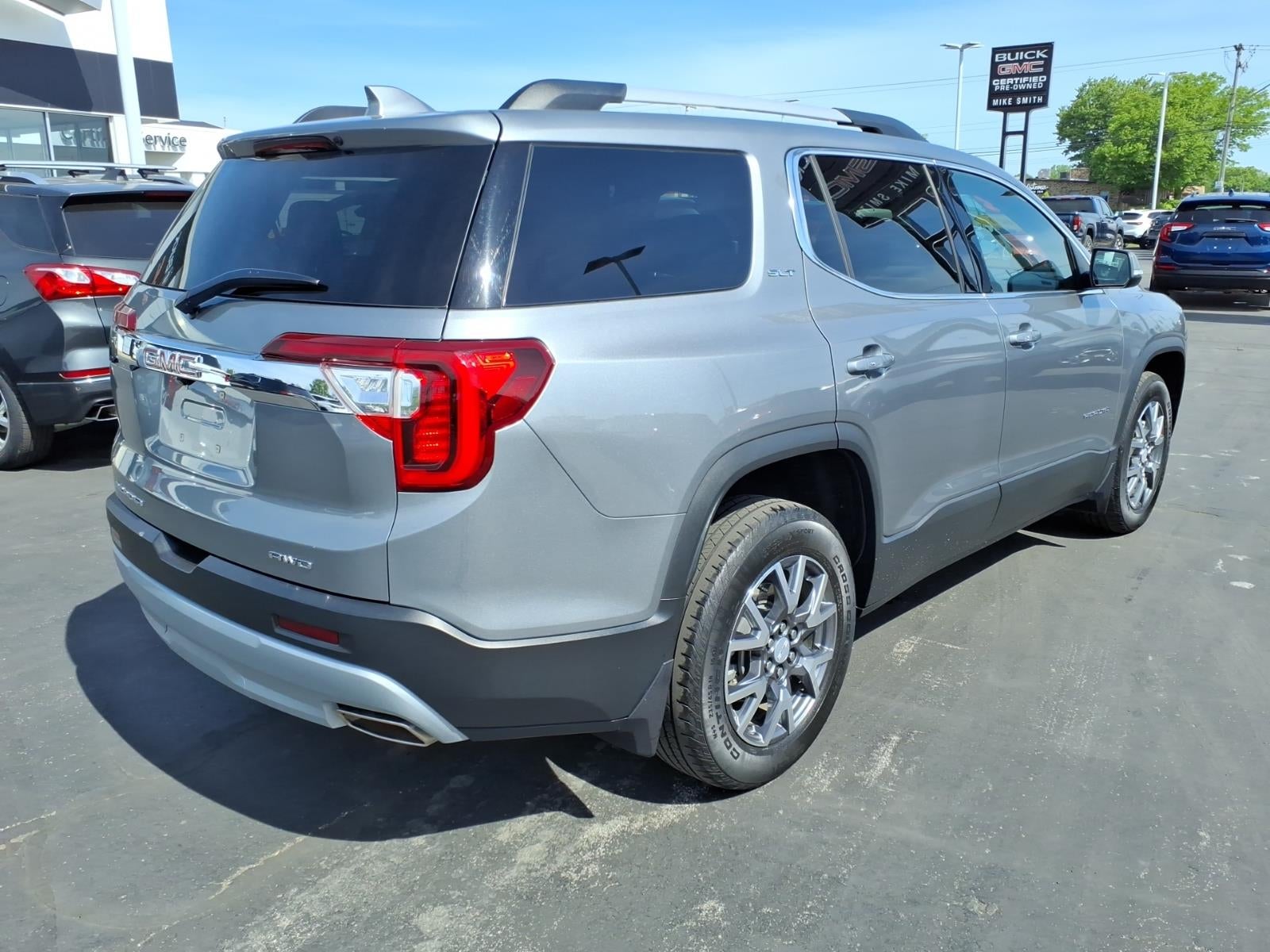 2023 GMC Acadia SLT