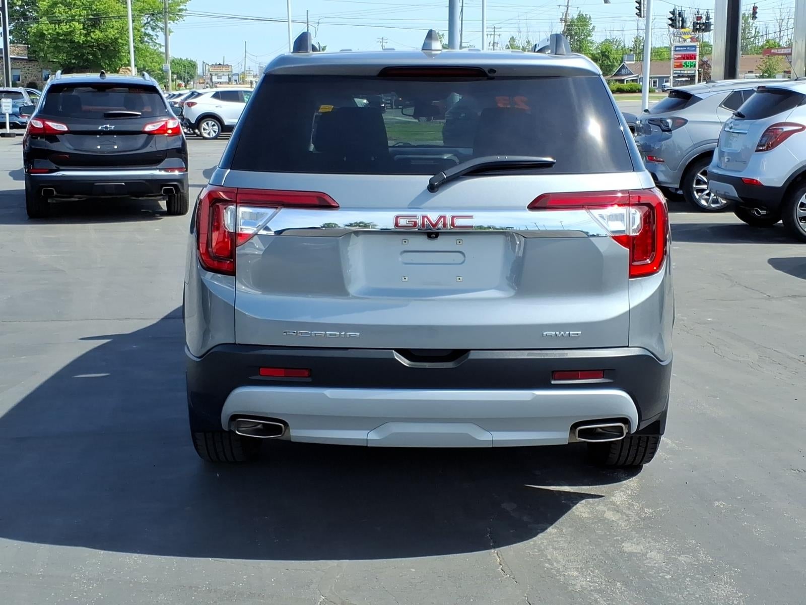 2023 GMC Acadia SLT