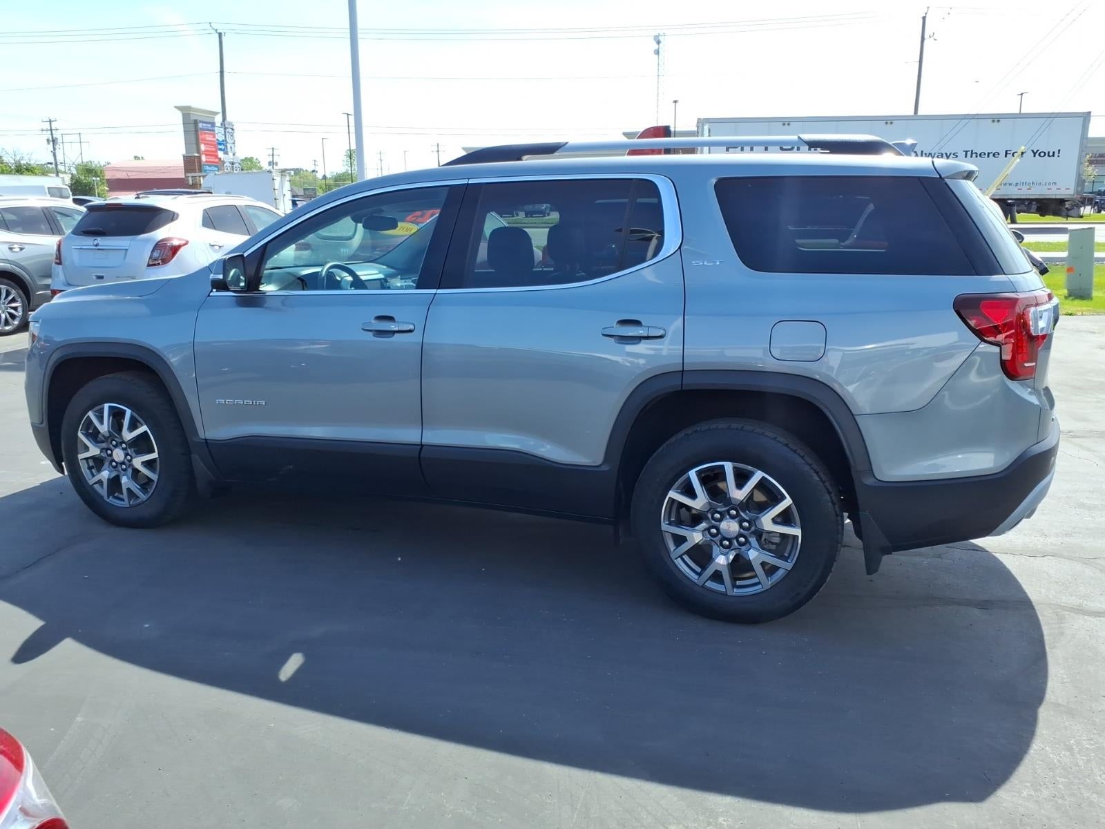 2023 GMC Acadia SLT