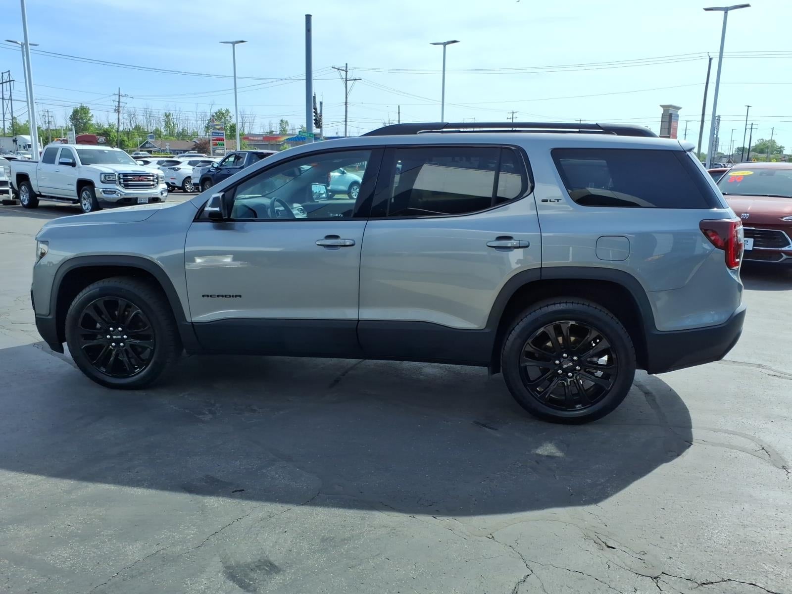 2023 GMC Acadia SLT