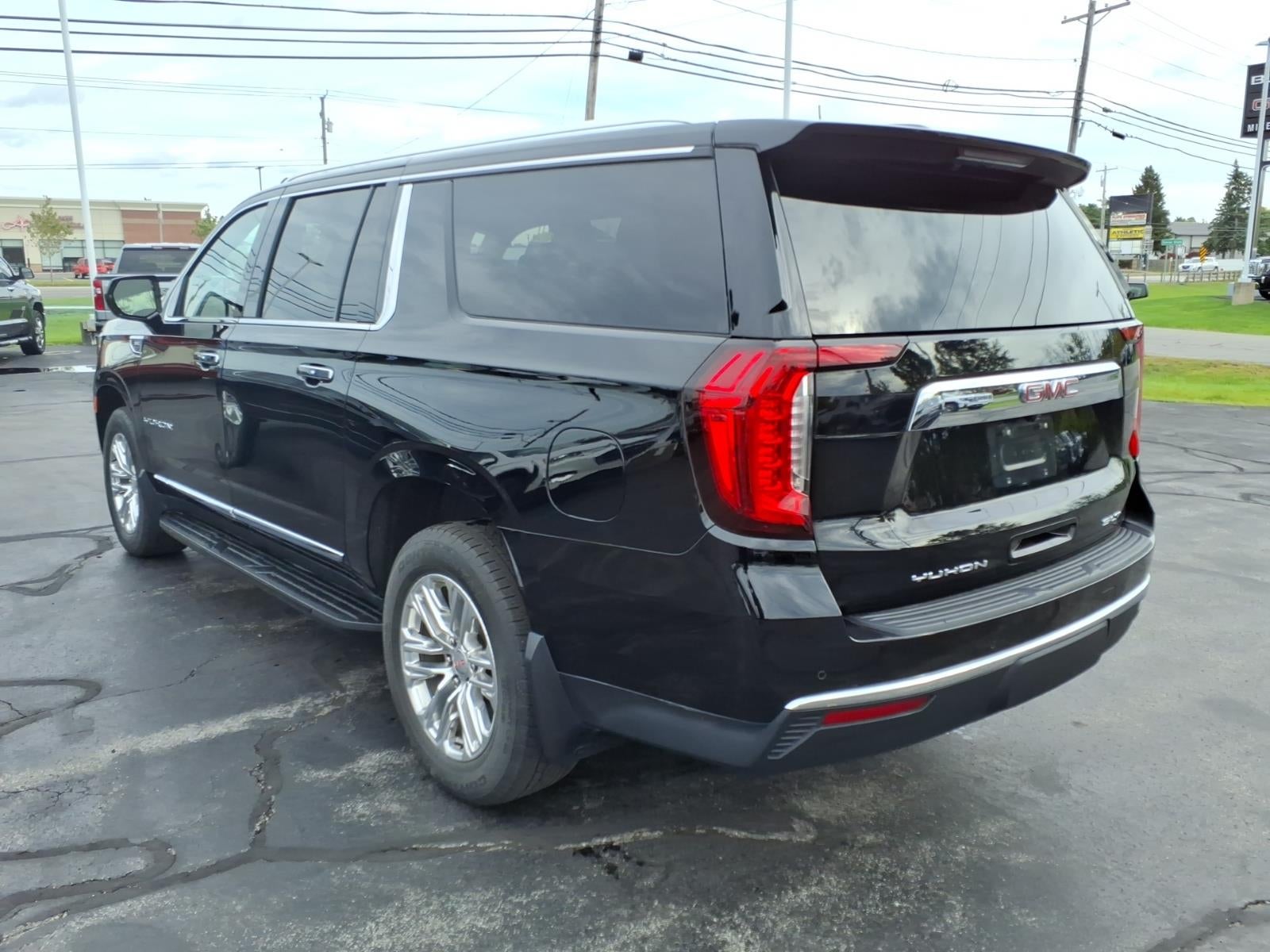 2023 GMC Yukon XL SLT
