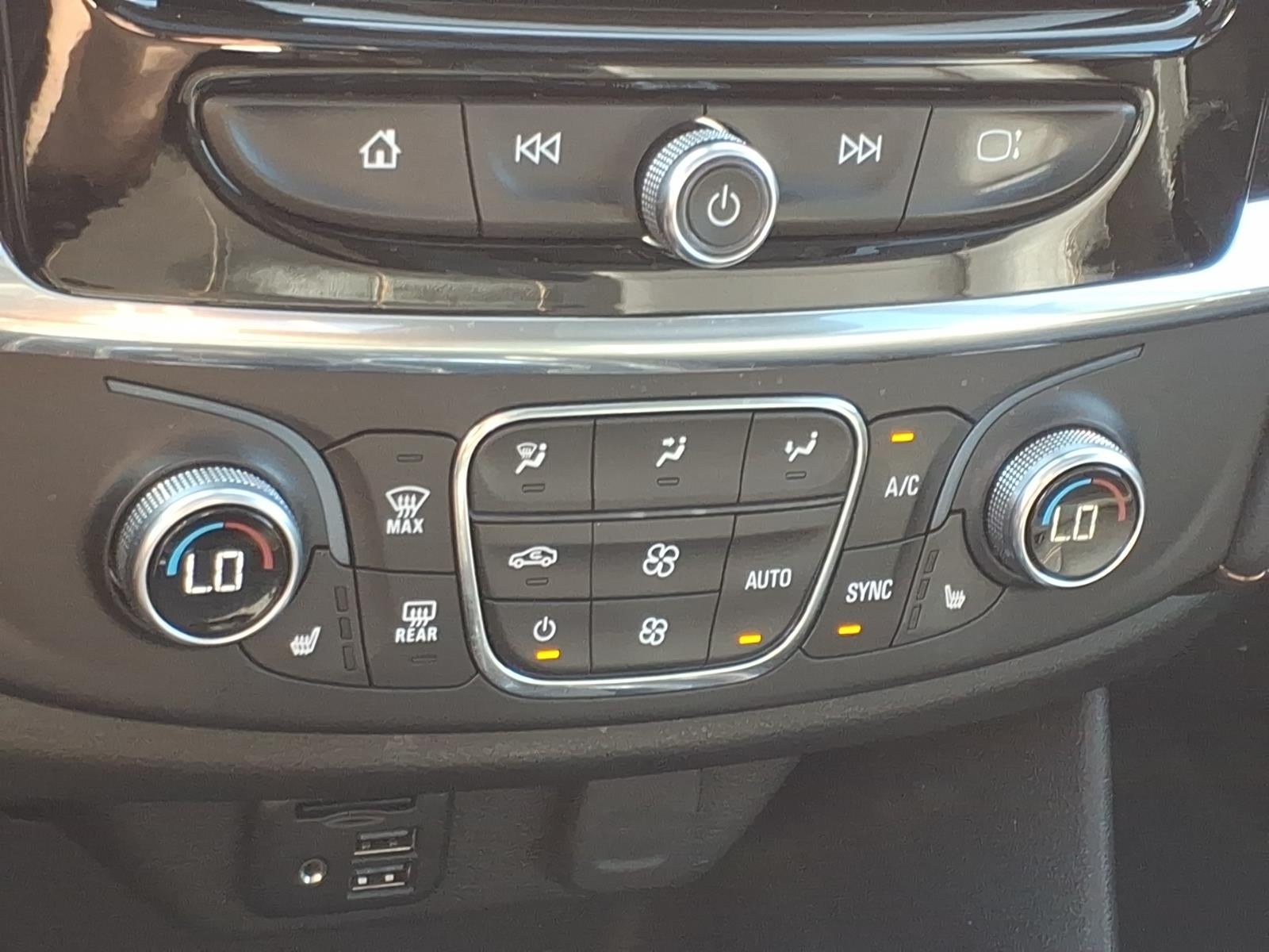 2021 Chevrolet Traverse LT Leather