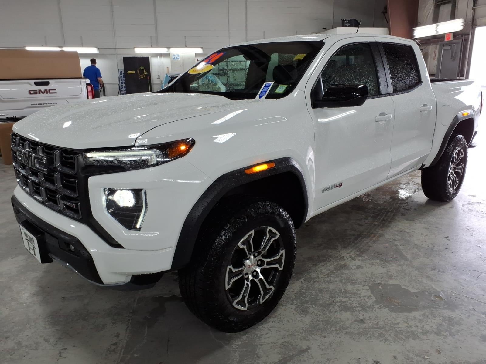 2024 GMC Canyon AT4