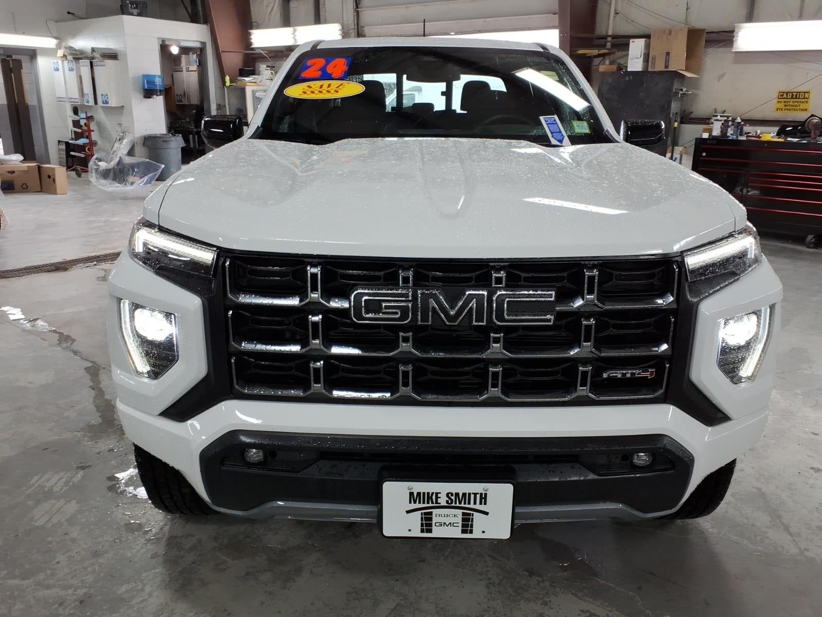 2024 GMC Canyon AT4