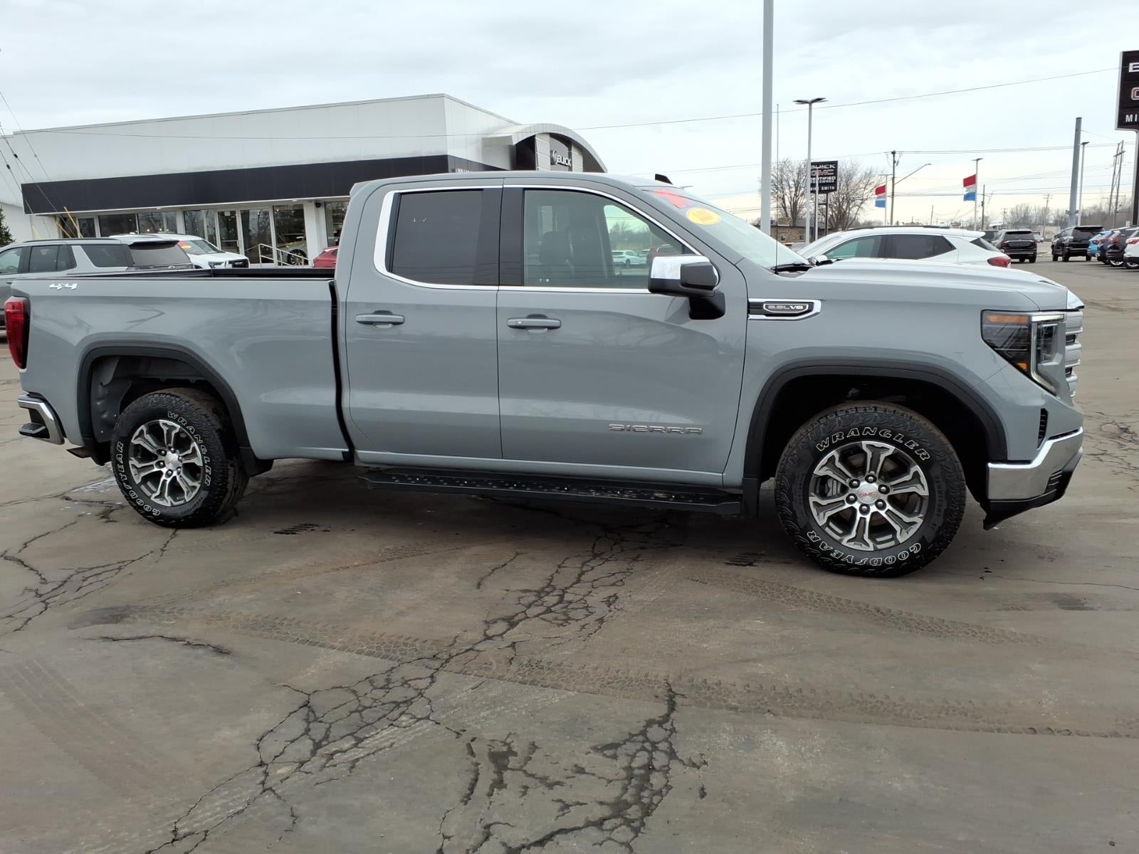 2024 GMC Sierra 1500 SLE