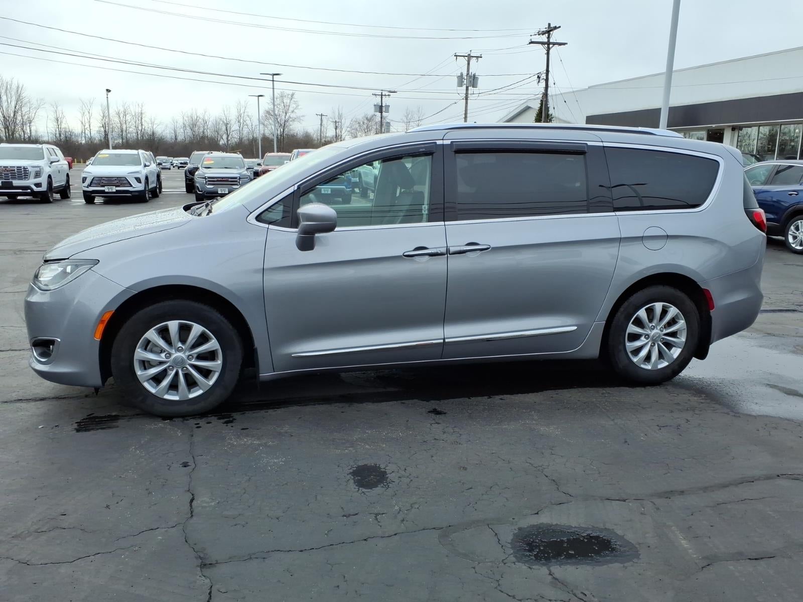 2019 Chrysler Pacifica Touring L
