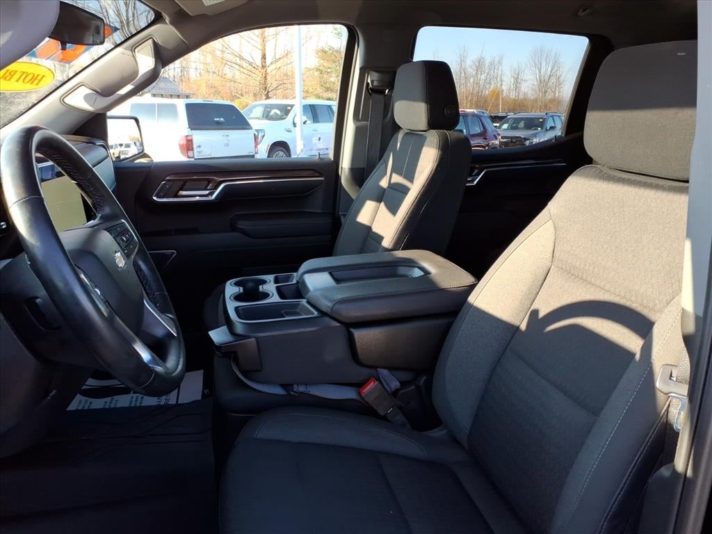 2023 Chevrolet Silverado 1500 LT (2FL)