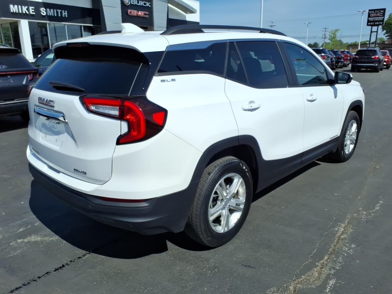 2024 GMC Terrain SLE