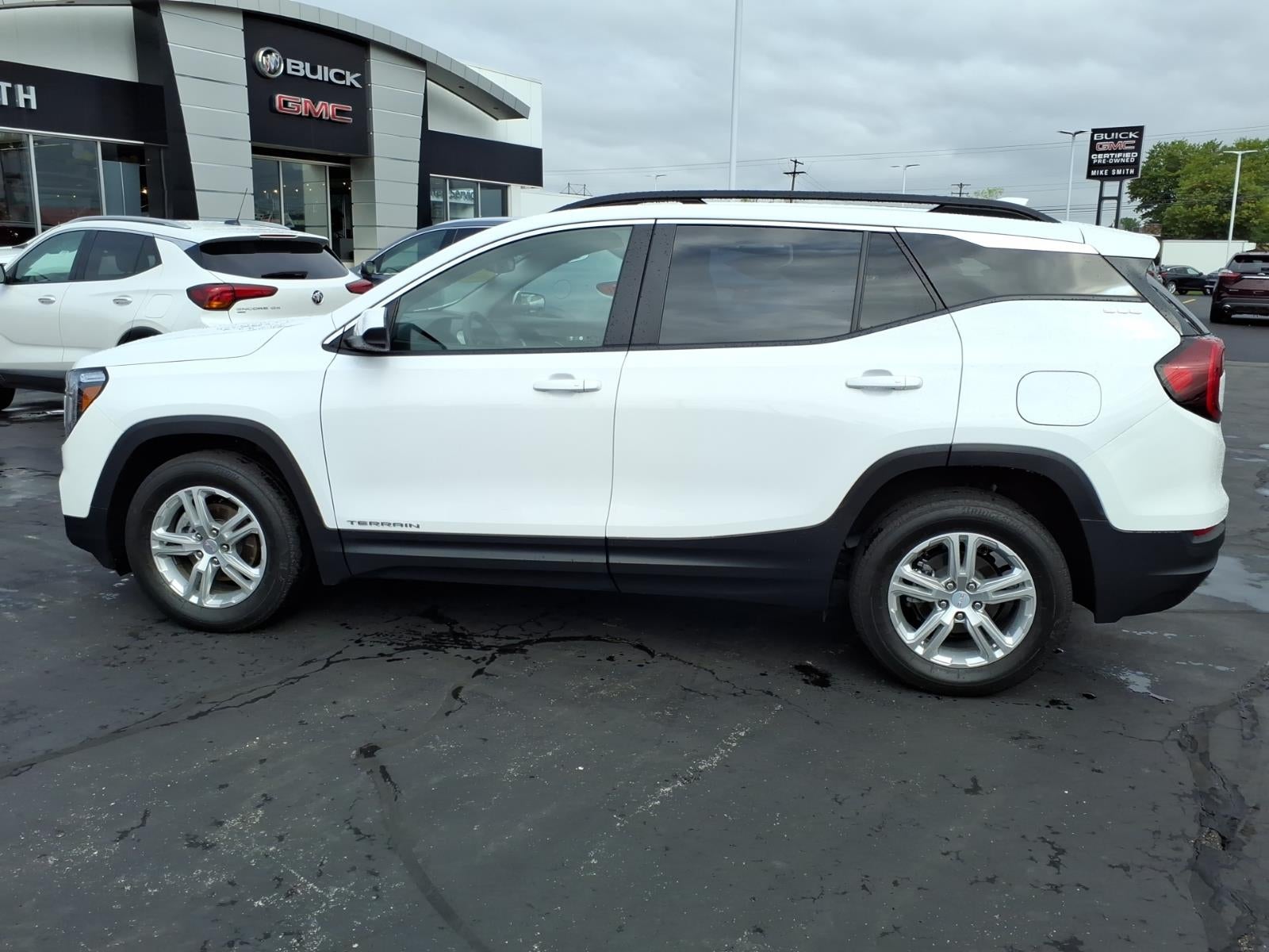 2022 GMC Terrain SLE