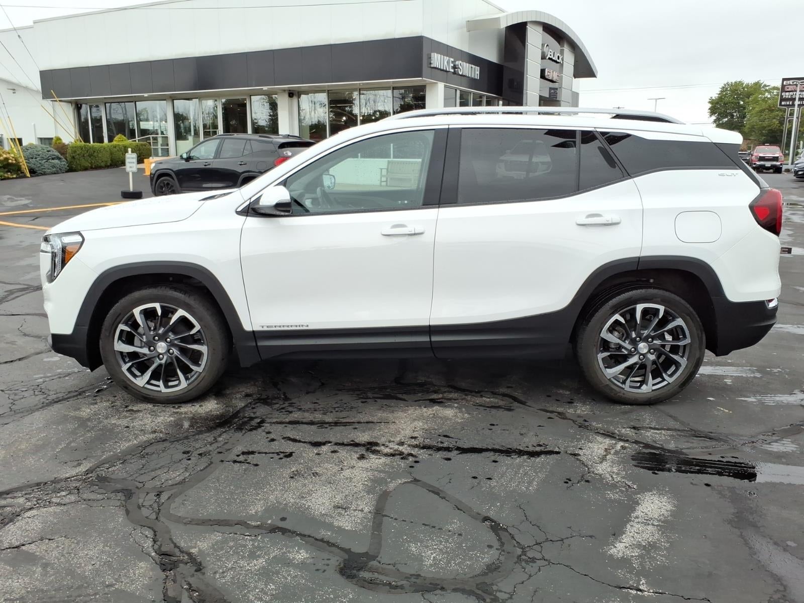 2022 GMC Terrain SLT