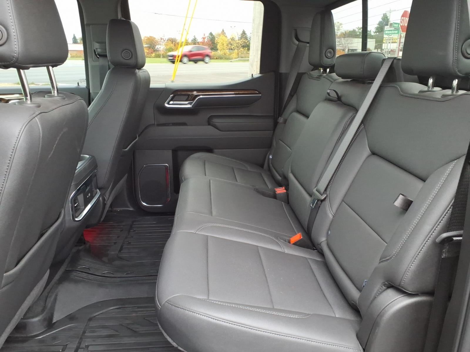 2025 GMC Sierra 1500 Elevation