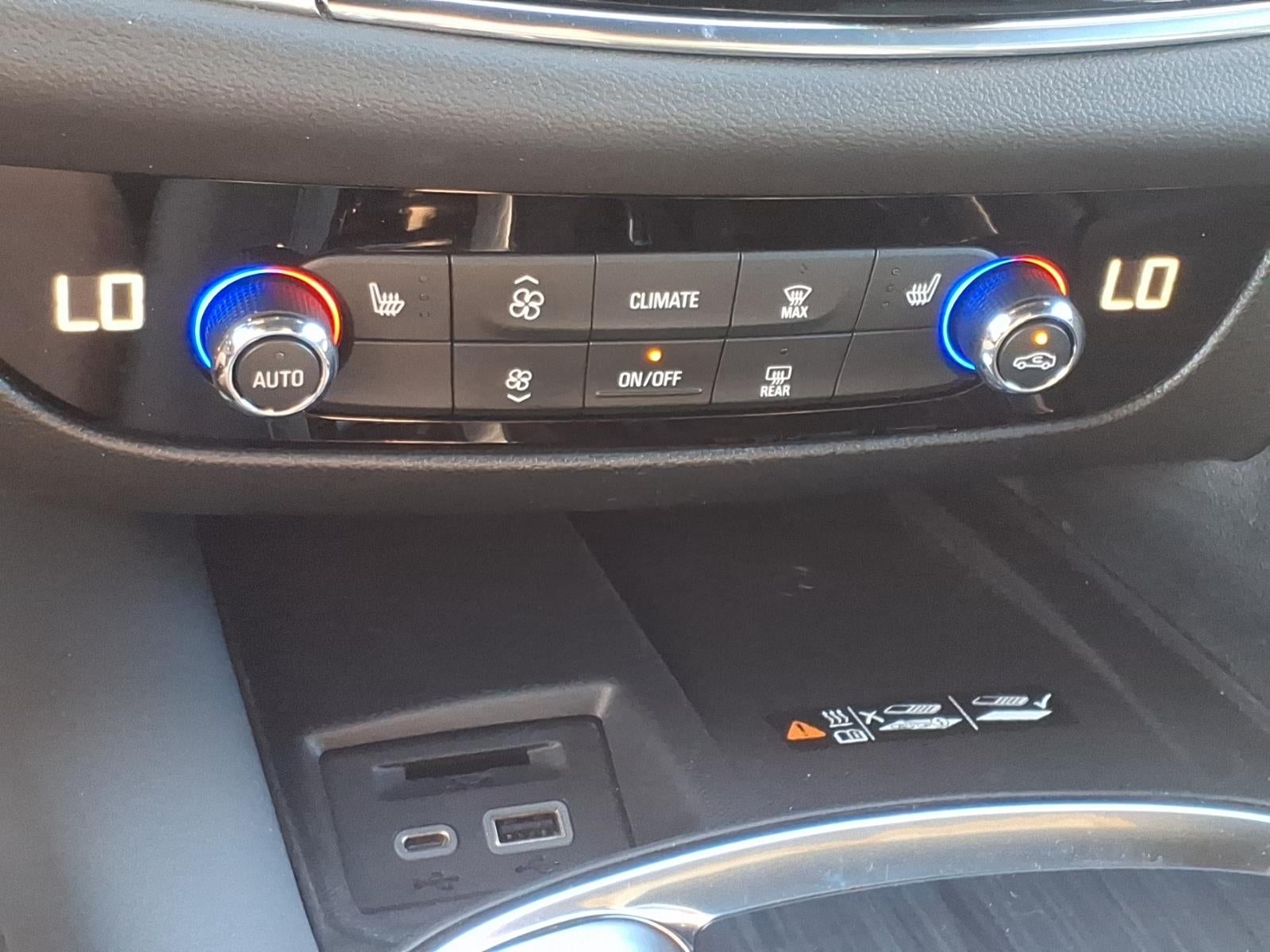 2024 Buick Enclave Essence