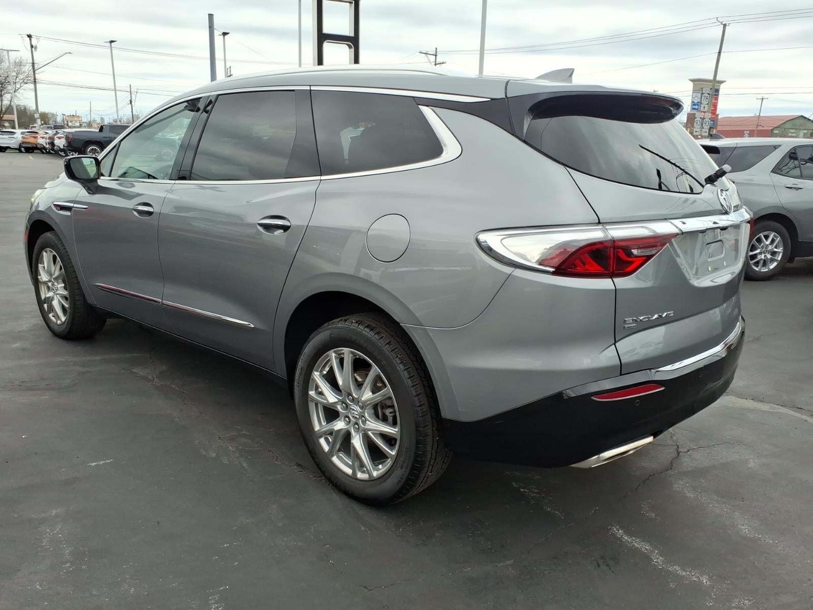 2023 Buick Enclave Essence
