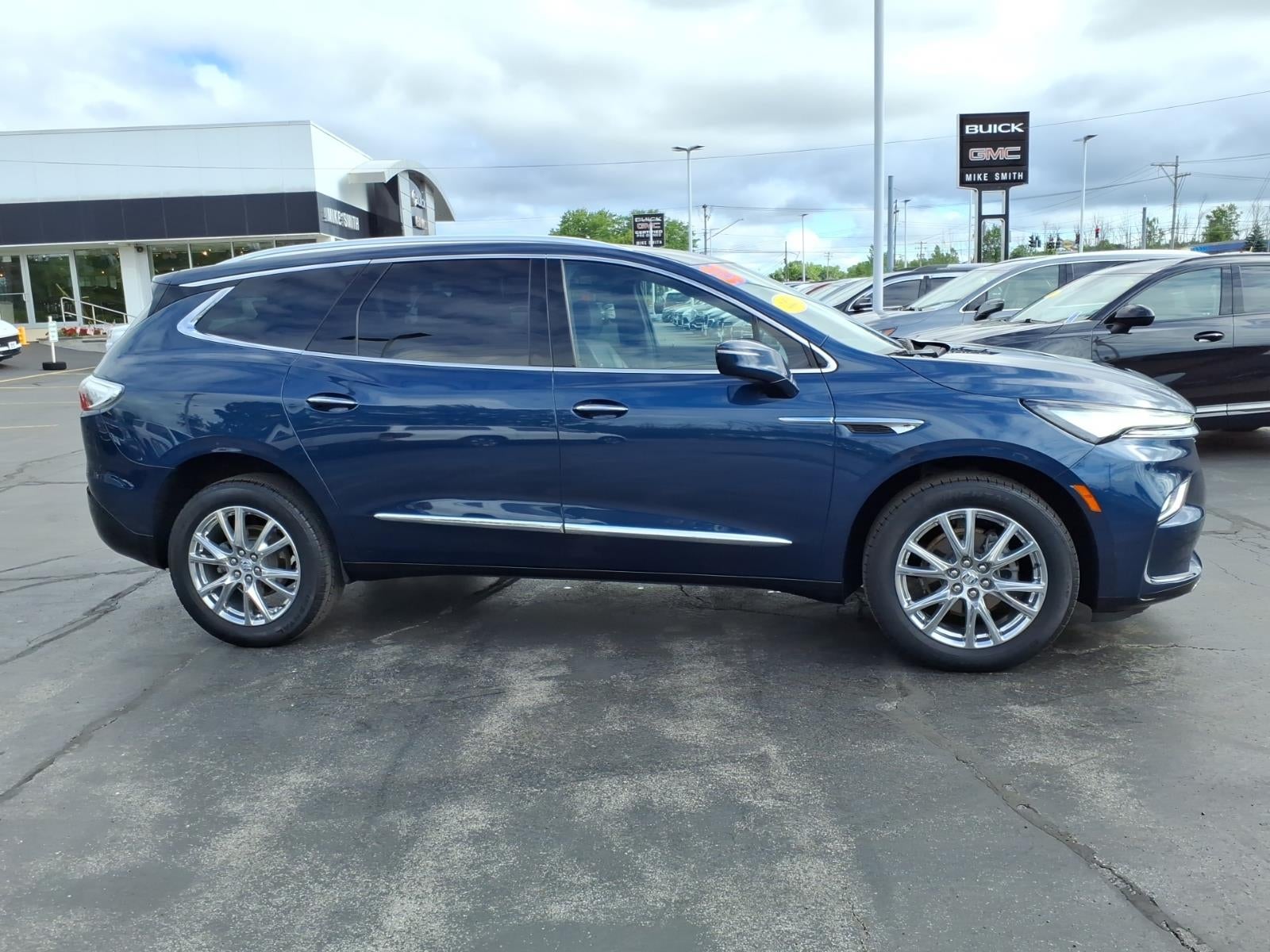 2023 Buick Enclave Essence