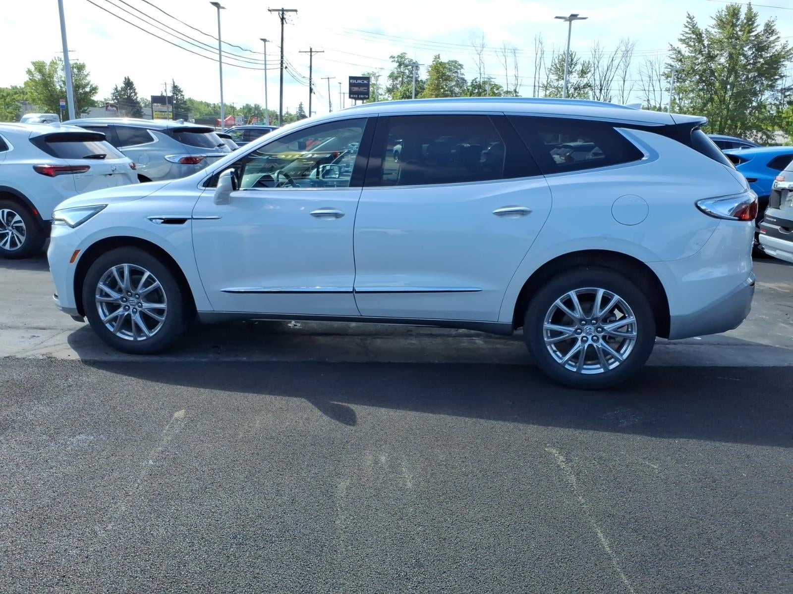 2024 Buick Enclave Essence